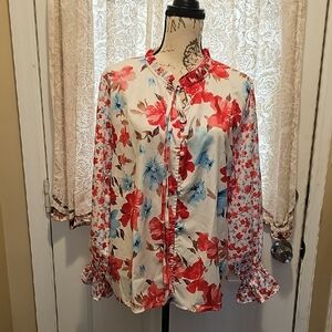 Chic Floral Blouse with Ruffle Details